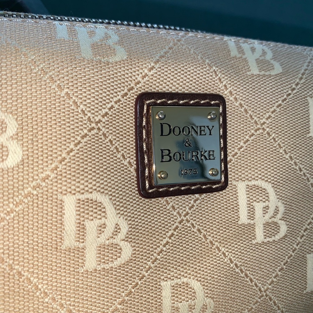NWT Dooney & Bourke purse - Picture 2 of 5